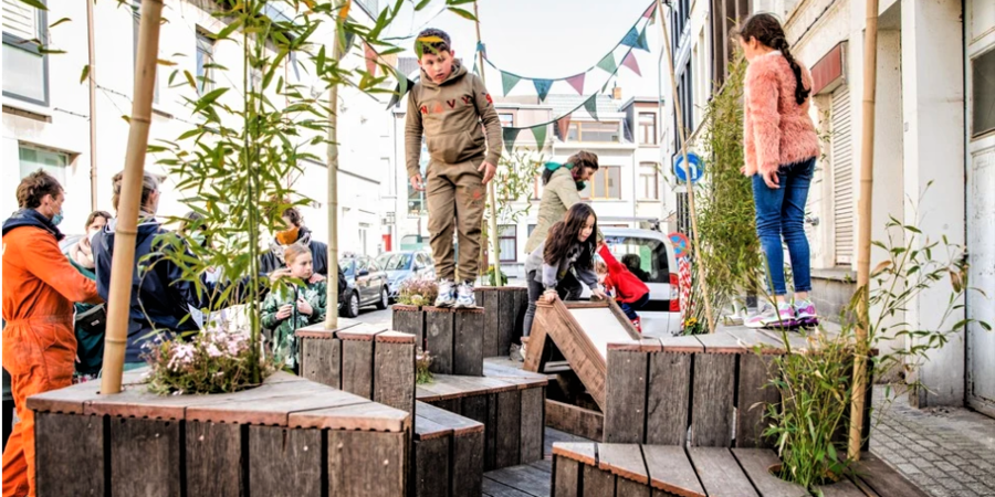 Foto van Parklet wijklabo Moorkenswijk Borgerhout Foto van Parklet wijklabo Moorkenswijk Borgerhout